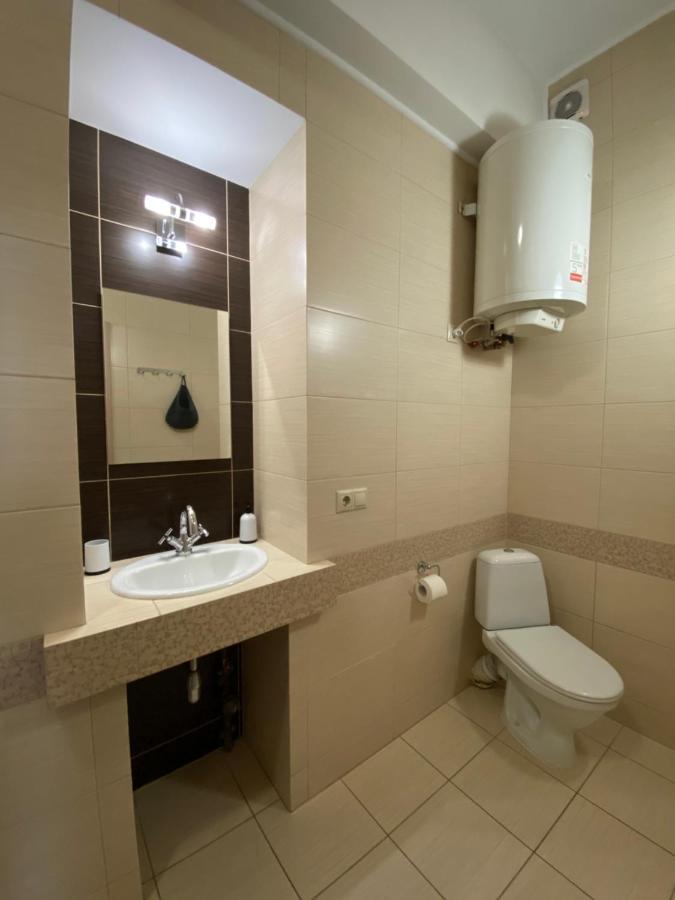 Family Apartment Lviv Bagian luar foto